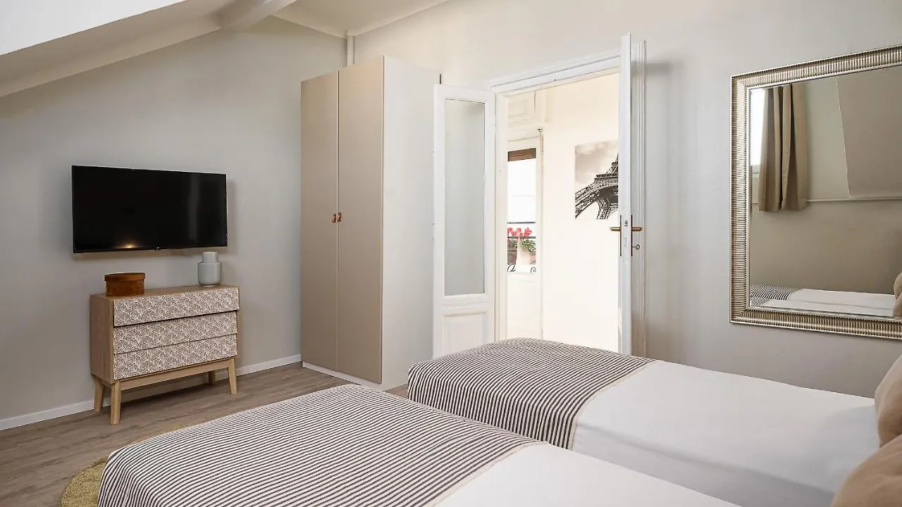 Italianway - Montello Apartment Milan Italy